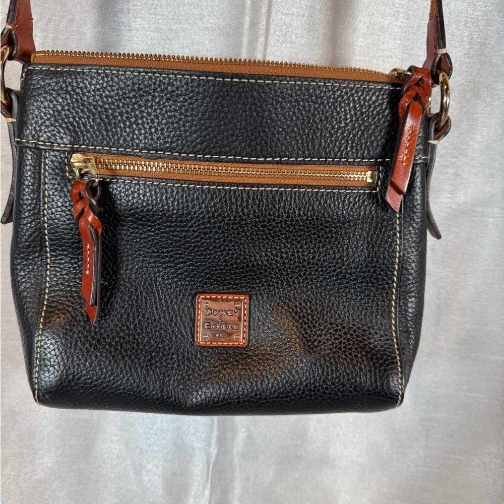 Dooney & Bourke‎ Black and Brown Messenger Bag Pebbled Leather purse
